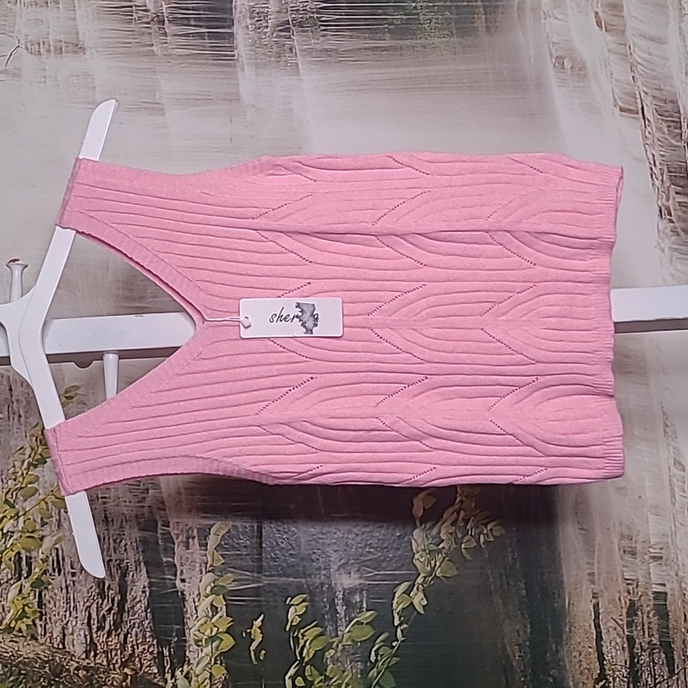 New with tags! Shermia Womens Medium pink vneck sleeveless soft knit sweater